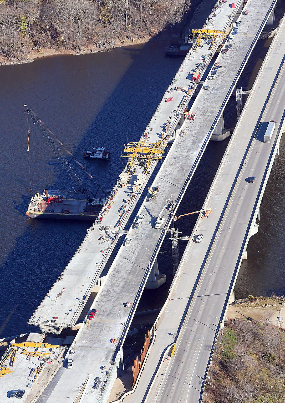 Dresbach bridge construction